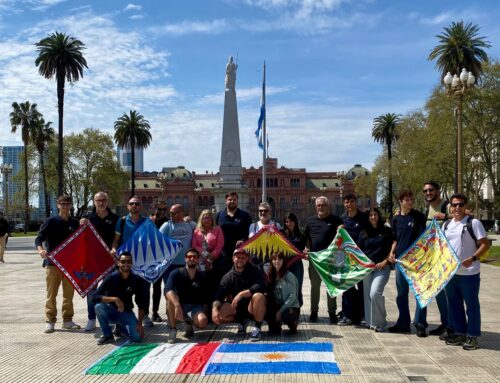Concluso il viaggio degli sbandieratori e musici faentini a Buenos Aires: dalle  scuole italiane al saluto alla comunità emiliano-romagnola